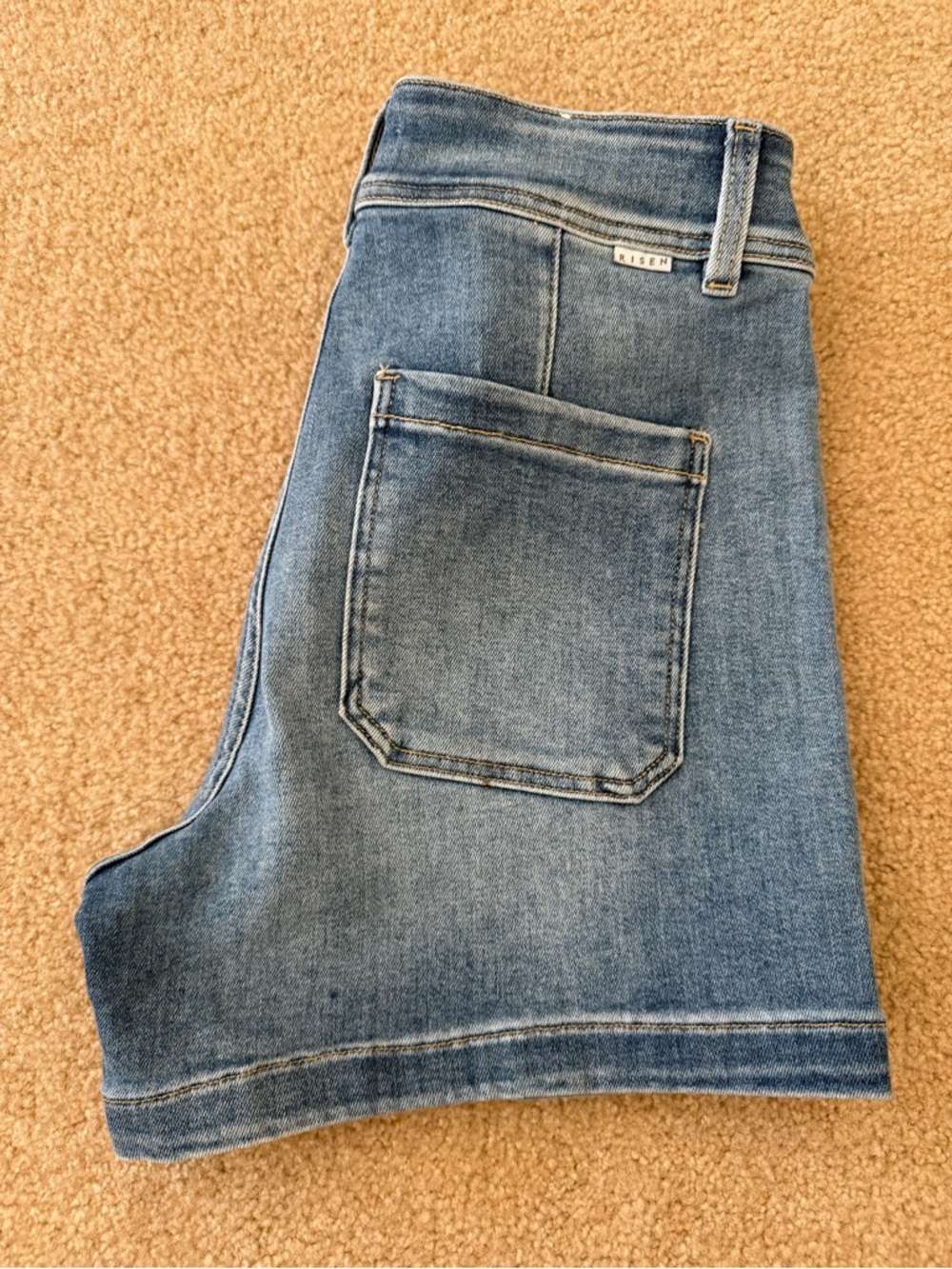 Avara Risen Jean shorts size medium in like new condition - Picture 2 of 2